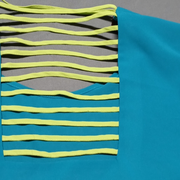 Blouse - Picture 2 of 4